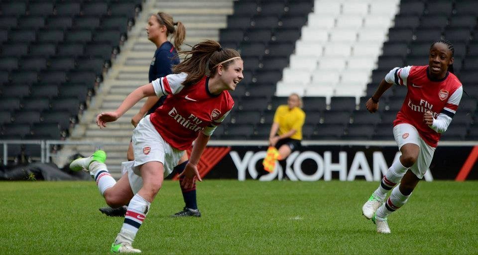  Tiền vệ trẻ Carla Humphrey đã ký hợp đồng chuyên nghiệp đầu tiên với Arsenal Ladies.